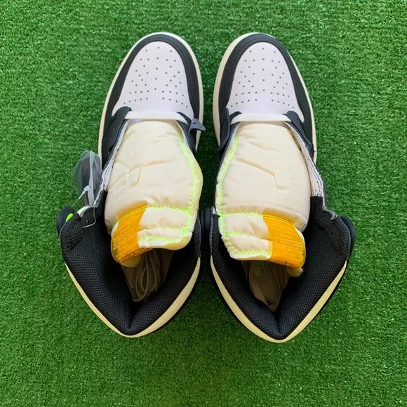 -Edm- 🔋*NEW* Air Jordan 1 High ‘Volt University Gold’ (Sz 10.5) - Picture 6 of 10